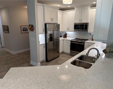 7610 34th Avenue W - Photo Thumbnail 4