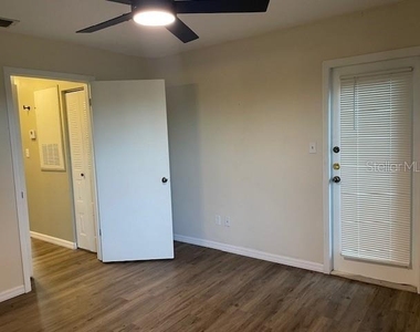 4028 Crockers Lake Boulevard - Photo Thumbnail 7
