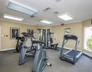 4028 Crockers Lake Boulevard - Photo Thumbnail 14