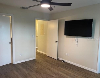 4028 Crockers Lake Boulevard - Photo Thumbnail 12