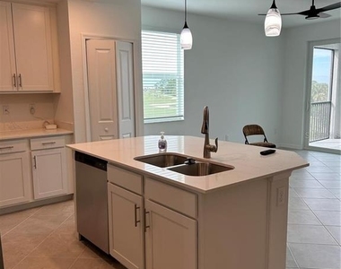12180 Wellen Golf Street - Photo Thumbnail 4