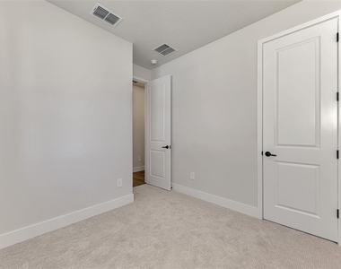 2821 Marrakesh Lane - Photo Thumbnail 31