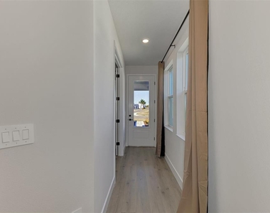 2821 Marrakesh Lane - Photo Thumbnail 7