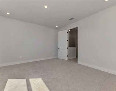 2821 Marrakesh Lane - Photo Thumbnail 19