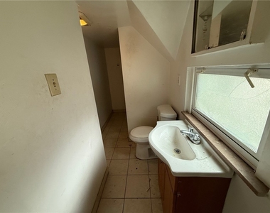 306 Laredo St - Photo Thumbnail 5
