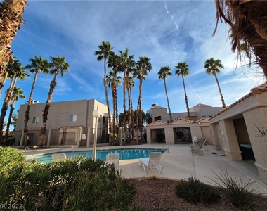 6885 Tamarus Street - Photo Thumbnail 6