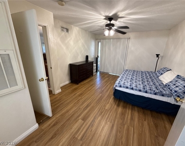 4555 E Sahara Avenue - Photo Thumbnail 11