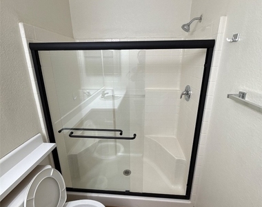 4555 E Sahara Avenue - Photo Thumbnail 10