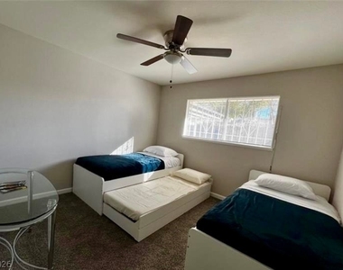 6401 Evergreen Avenue - Photo Thumbnail 3