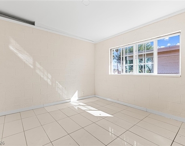 2204 S 15th Street - Photo Thumbnail 11