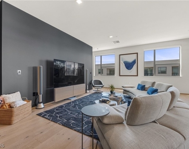 8475 Michael Cherry Avenue - Photo Thumbnail 4