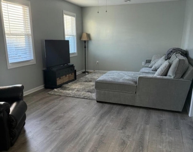 40 Bay Shore Drive - Photo Thumbnail 1