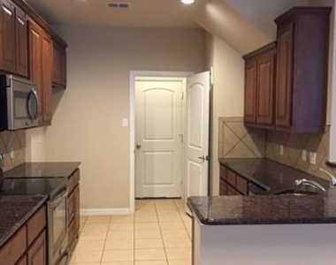 243 Sherburne Street - Photo Thumbnail 3