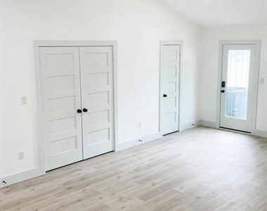 3211 N Central - Photo Thumbnail 7