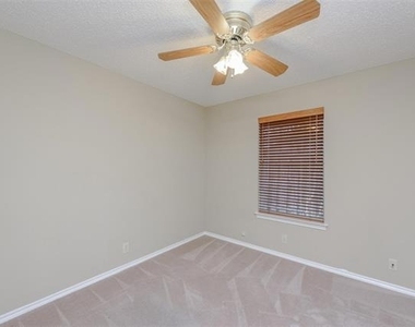 1902 Lee Drive - Photo Thumbnail 10