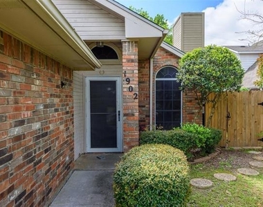1902 Lee Drive - Photo Thumbnail 2