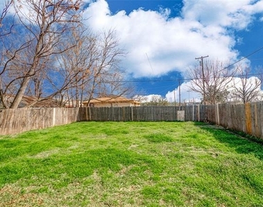 701 E College Street - Photo Thumbnail 21