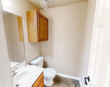 701 E College Street - Photo Thumbnail 18