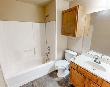 701 E College Street - Photo Thumbnail 15