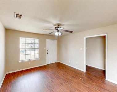 701 E College Street - Photo Thumbnail 4