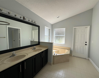 12146 Orange Boulevard - Photo Thumbnail 5