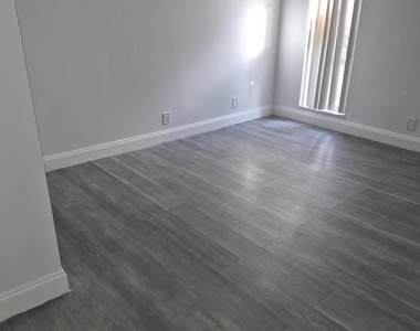 4455 Treehouse Lane - Photo Thumbnail 5