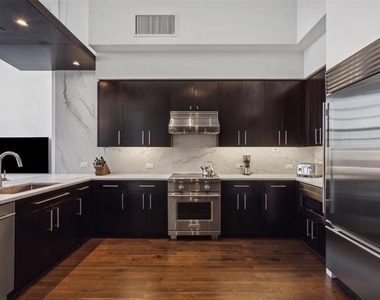 2600 W 7th Street - Photo Thumbnail 3