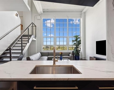 2600 W 7th Street - Photo Thumbnail 4