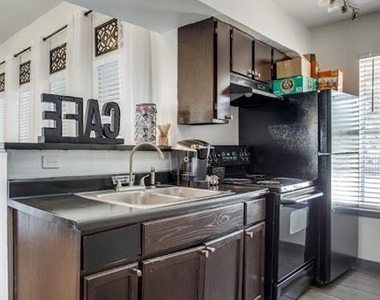 601 Bellaire Drive - Photo Thumbnail 4