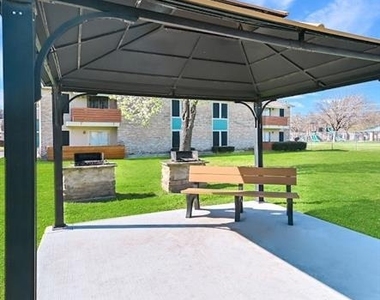 601 Bellaire Drive - Photo Thumbnail 10