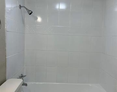 2800 W Pioneer Drive - Photo Thumbnail 8