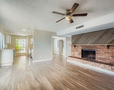 9117 Fairmont Circle - Photo Thumbnail 4