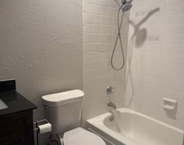 5620 Live Oak Street - Photo Thumbnail 2