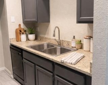 5620 Live Oak Street - Photo Thumbnail 5