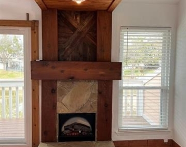640 Harbor Drive - Photo Thumbnail 4