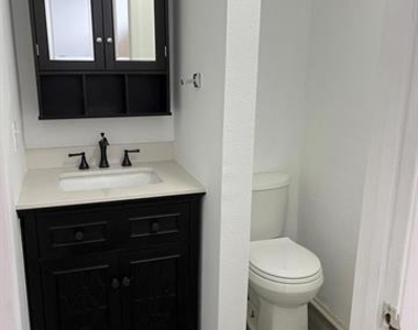 640 Harbor Drive - Photo Thumbnail 23