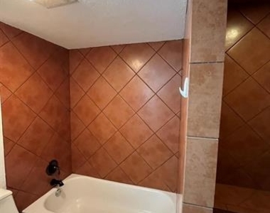640 Harbor Drive - Photo Thumbnail 10