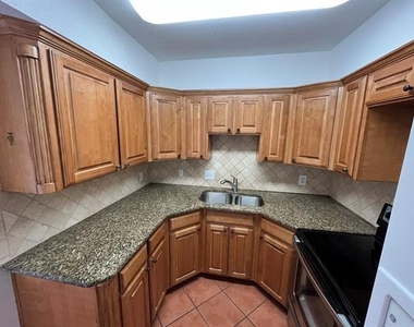 640 Harbor Drive - Photo Thumbnail 8