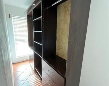 640 Harbor Drive - Photo Thumbnail 15