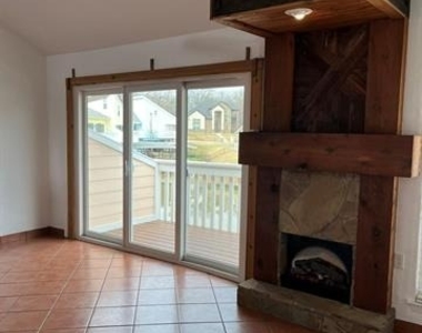 640 Harbor Drive - Photo Thumbnail 5
