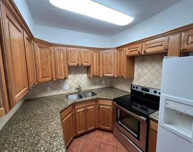 640 Harbor Drive - Photo Thumbnail 9