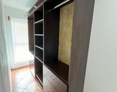 640 Harbor Drive - Photo Thumbnail 16