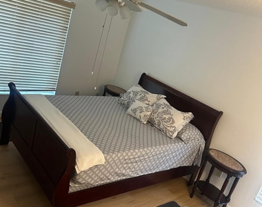 19112 W Lake Drive - Photo Thumbnail 9