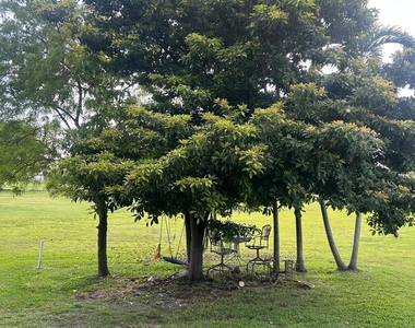 19112 W Lake Drive - Photo Thumbnail 17