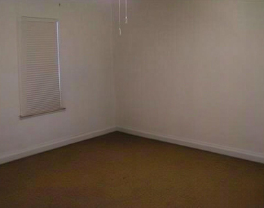19112 W Lake Drive - Photo Thumbnail 12