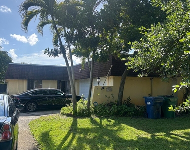 19112 W Lake Drive - Photo Thumbnail 3