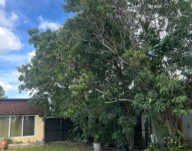 19112 W Lake Drive - Photo Thumbnail 18