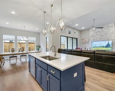 1716 Wimberley Drive - Photo Thumbnail 10