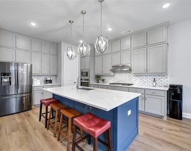 1716 Wimberley Drive - Photo Thumbnail 8