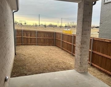 401 Osprey Lane - Photo Thumbnail 9